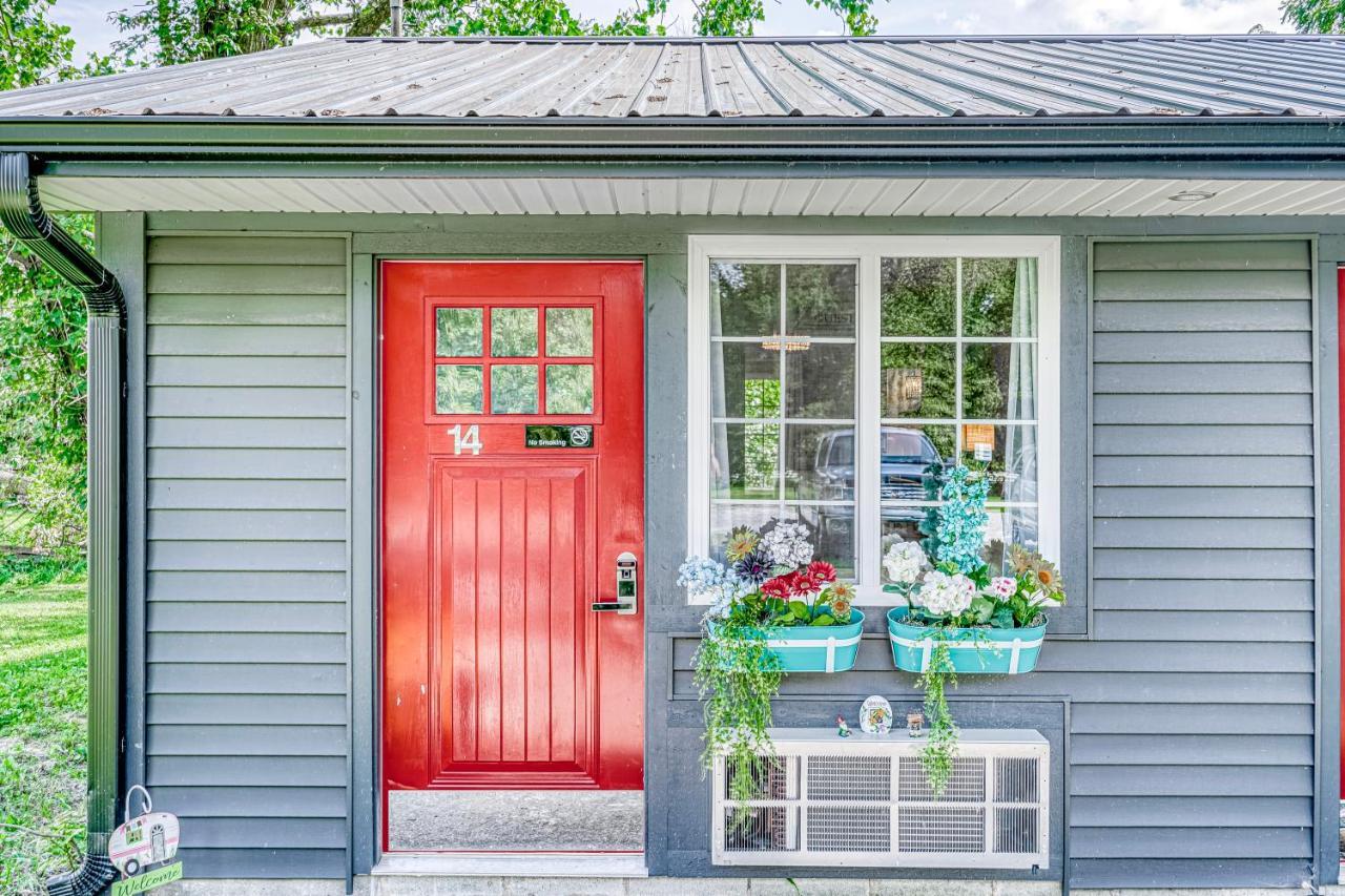 Lighthouse Kitchen Suites Near Auburn Waterloo I-69 Exit 334 Экстерьер фото